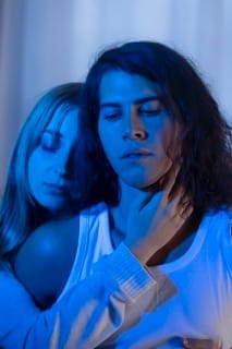 joven recibiendo servicios clínicos